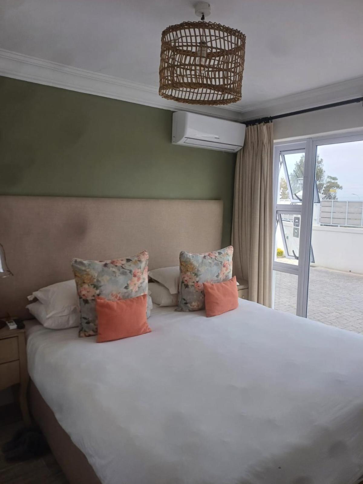 Thyme Wellness Spa And Guesthouse เคปทาวน์ ภายนอก รูปภาพ
